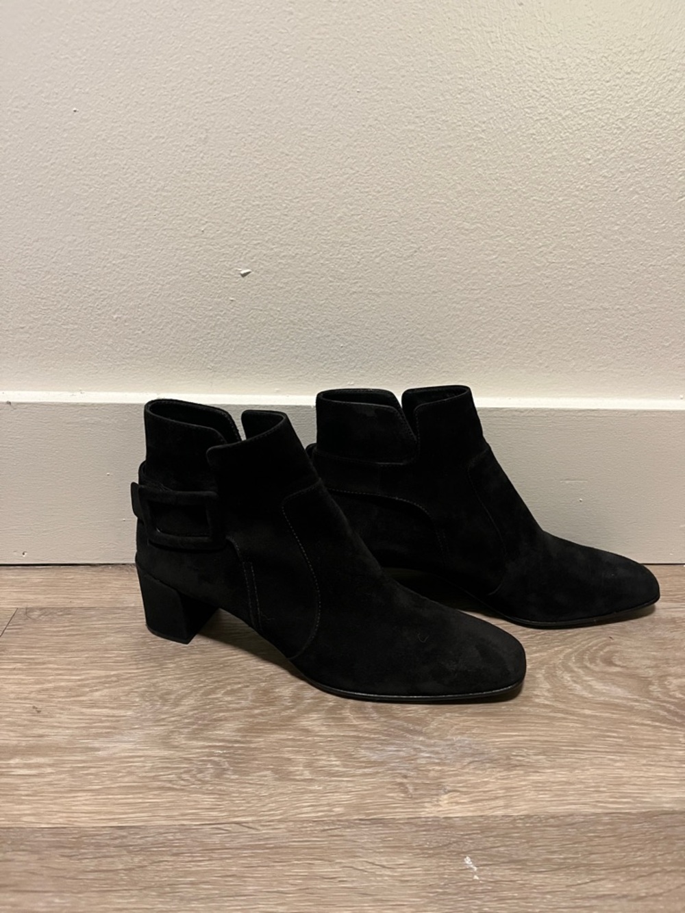 ROGER VIVIER Women's Leather Buckled Heeled Ankle Boots Black, Size 40 (US 10) - Picture 3 of 12